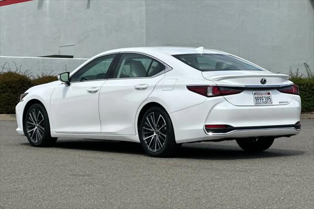 2025 Lexus ES 300h ES 300h