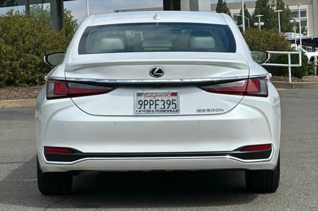 2025 Lexus ES 300h ES 300h