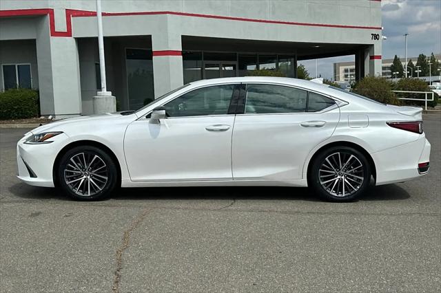 2025 Lexus ES 300h ES 300h