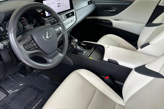 2025 Lexus ES 300h ES 300h