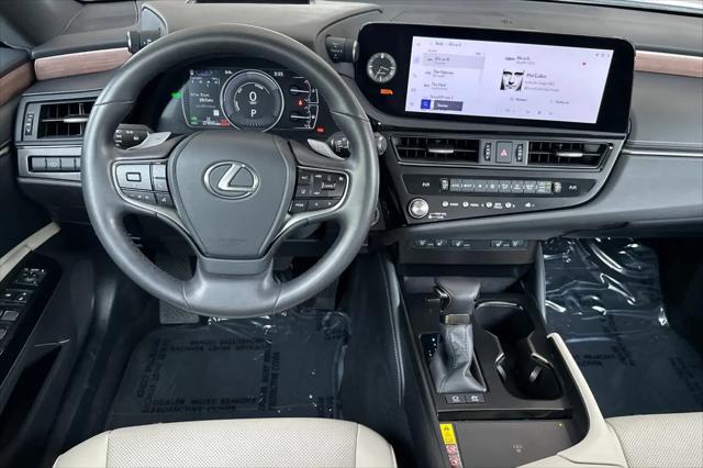 2025 Lexus ES 300h ES 300h