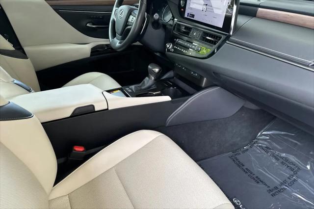 2025 Lexus ES 300h ES 300h