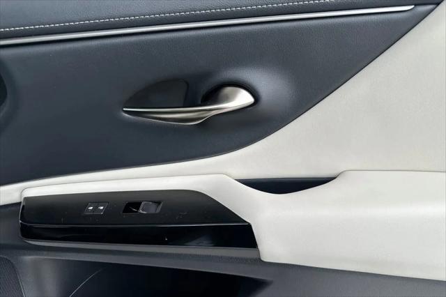 2025 Lexus ES 300h ES 300h