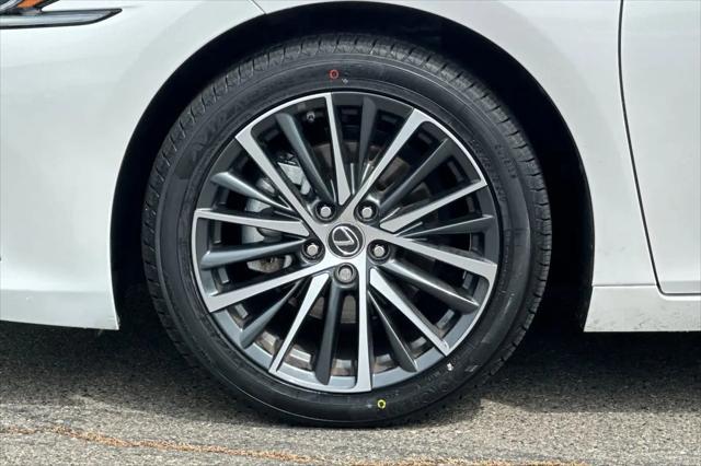 2025 Lexus ES 300h ES 300h