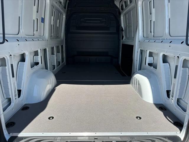 2025 Mercedes-Benz Sprinter 2500 Standard Roof 4-Cyl Diesel