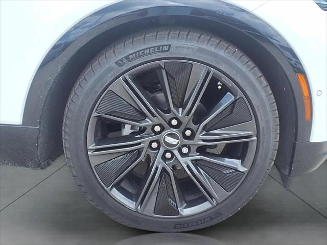 2024 Cadillac iQ Sport w/1SK