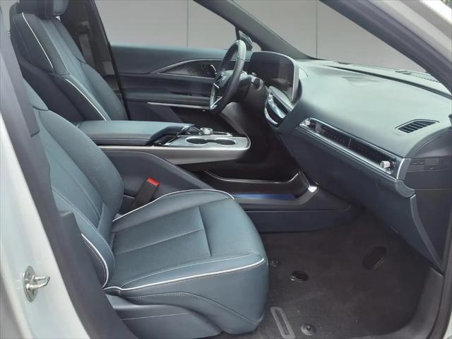 2024 Cadillac iQ Sport w/1SK