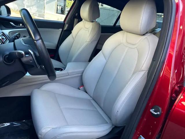 2022 Genesis G70 2.0T RWD