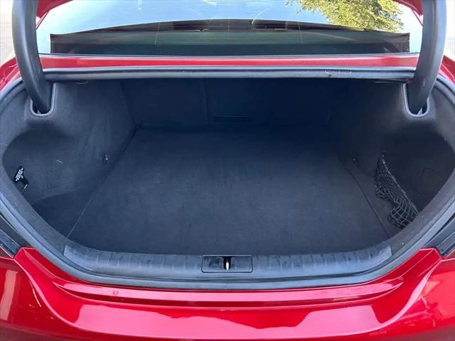 2022 Genesis G70 2.0T RWD