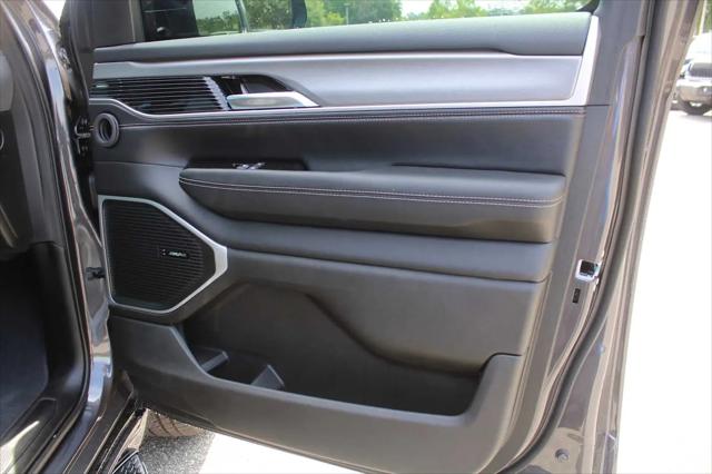 2026 Jeep Grand Wagoneer 4x2