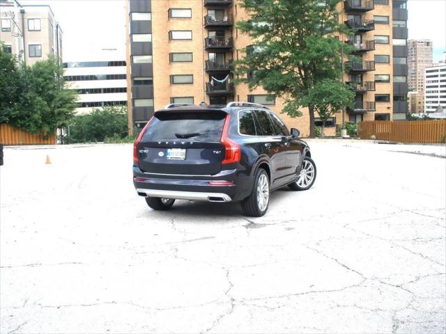2016 Volvo XC90 T6 Momentum