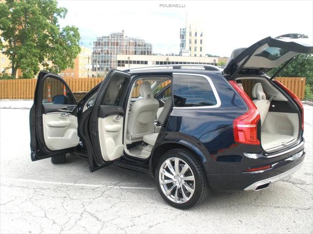 2016 Volvo XC90 T6 Momentum