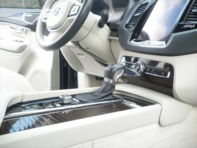 2016 Volvo XC90 T6 Momentum