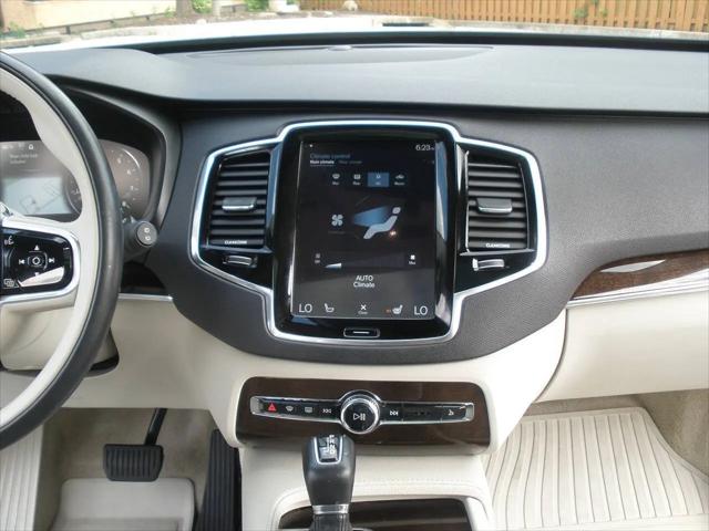 2016 Volvo XC90 T6 Momentum