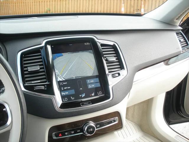 2016 Volvo XC90 T6 Momentum