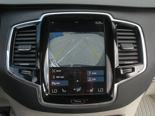 2016 Volvo XC90 T6 Momentum
