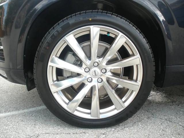 2016 Volvo XC90 T6 Momentum