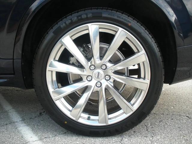2016 Volvo XC90 T6 Momentum