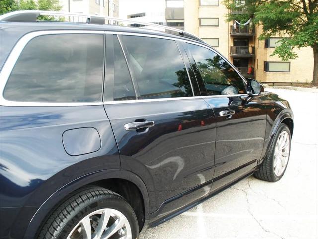 2016 Volvo XC90 T6 Momentum