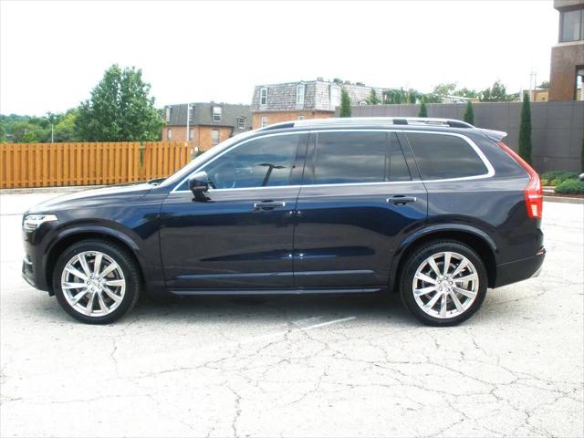 2016 Volvo XC90 T6 Momentum