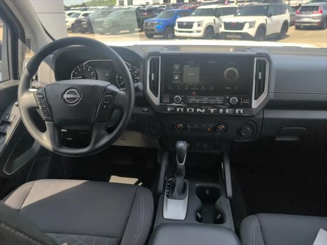 2025 Nissan Frontier Crew Cab SV 4x2