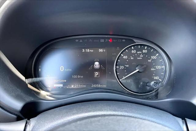 2023 Nissan Kicks SR Xtronic CVT