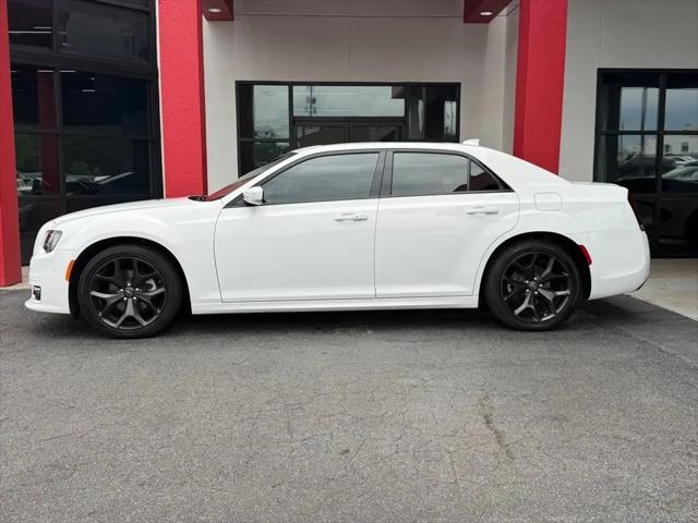 2023 Chrysler 300 Touring L