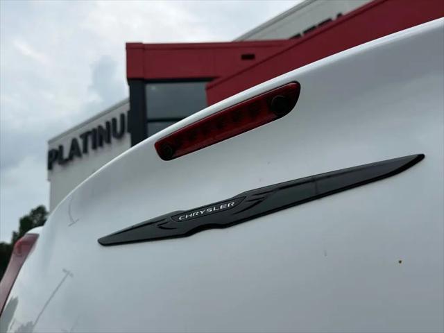 2023 Chrysler 300 Touring L