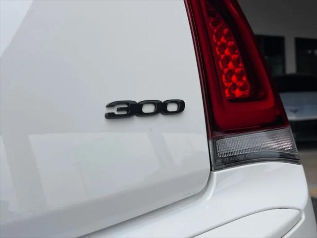 2023 Chrysler 300 Touring L