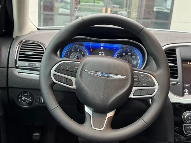 2023 Chrysler 300 Touring L