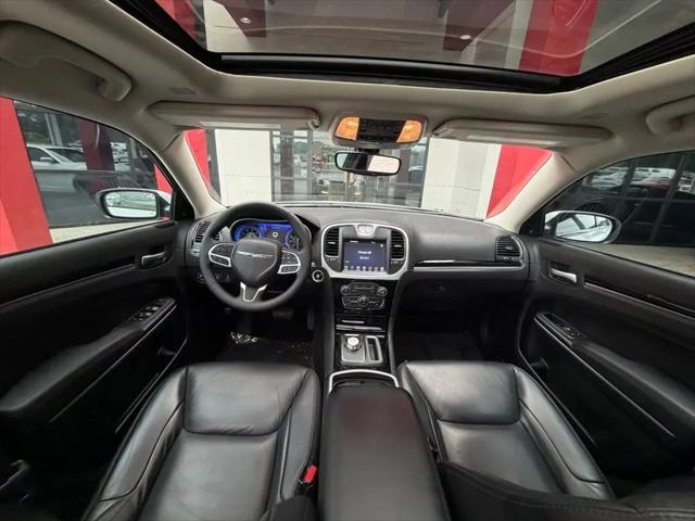 2023 Chrysler 300 Touring L