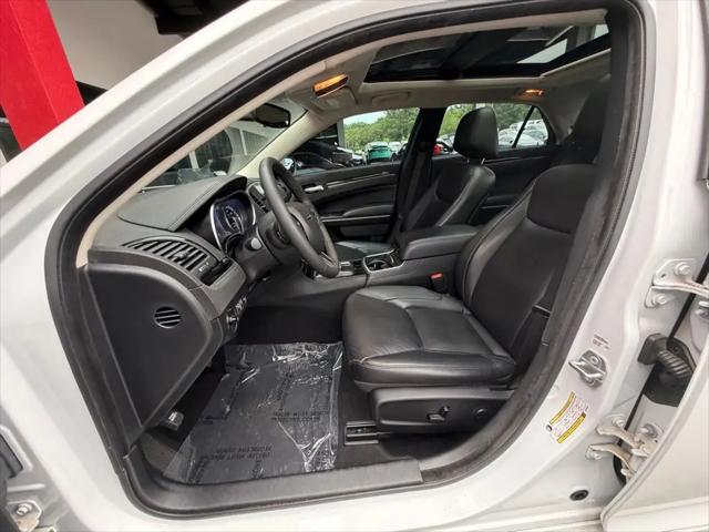 2023 Chrysler 300 Touring L