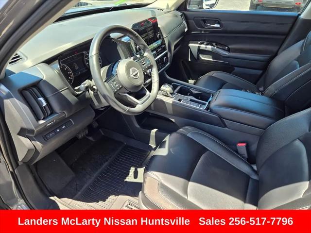 2024 Nissan Pathfinder SL FWD