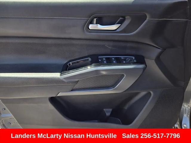 2024 Nissan Pathfinder SL FWD