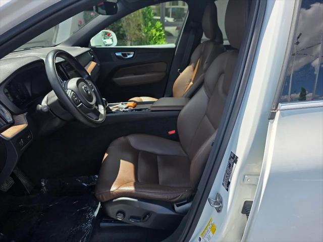 2021 Volvo XC60 T5 Momentum