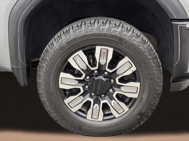 2024 GMC Sierra 2500HD 4WD Crew Cab Standard Bed Denali