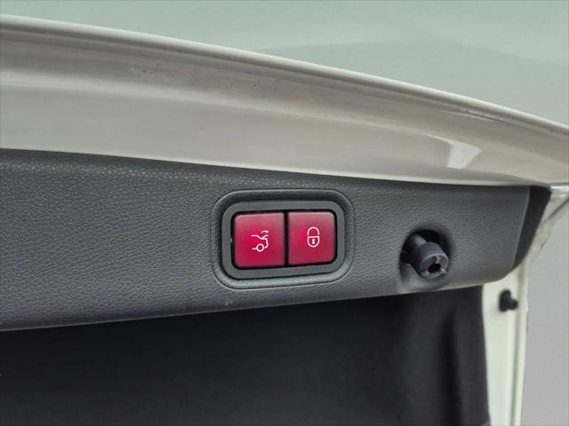 2019 Mercedes-Benz E-CLASS E 300 E 300