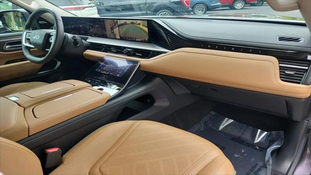2025 INFINITI QX80 LUXE AWD