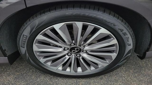 2025 INFINITI QX80 LUXE AWD