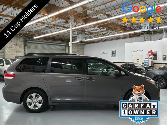 2014 Toyota Sienna LE V6 8 Passenger