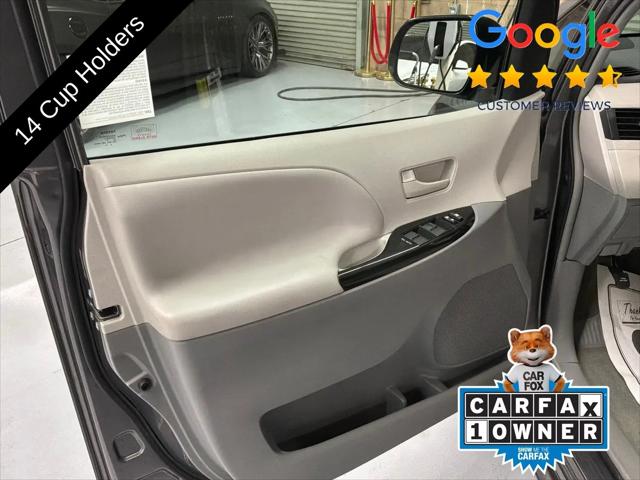 2014 Toyota Sienna LE V6 8 Passenger