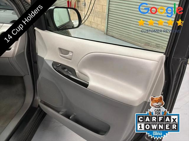 2014 Toyota Sienna LE V6 8 Passenger