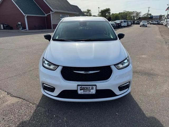 2024 Chrysler Pacifica Hybrid Select