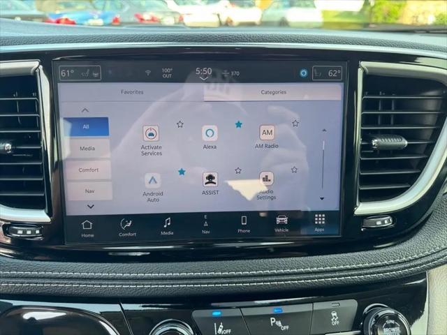 2024 Chrysler Pacifica Hybrid Select