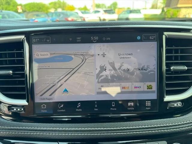 2024 Chrysler Pacifica Hybrid Select