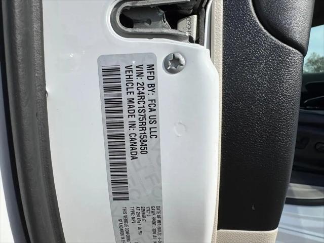 2024 Chrysler Pacifica Hybrid Select