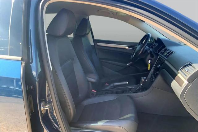 2018 Volkswagen Passat 2.0T R-Line