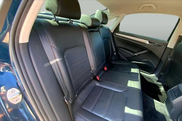 2018 Volkswagen Passat 2.0T R-Line
