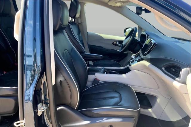 2023 Chrysler Pacifica Hybrid Limited