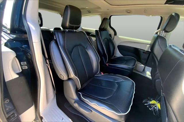 2023 Chrysler Pacifica Hybrid Limited